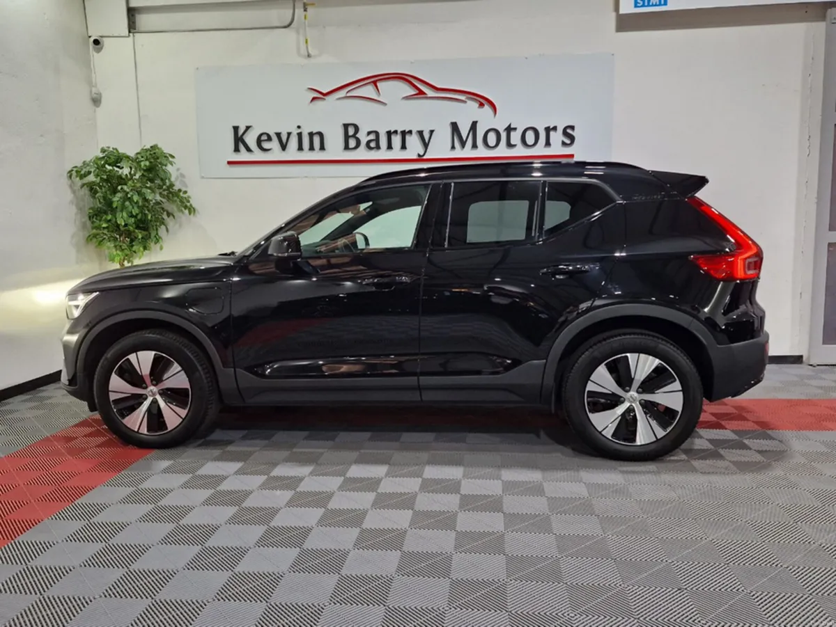 Volvo XC40 T4 RECHARGE PLUS DARK AUTOMATIC **ONE O - Image 5