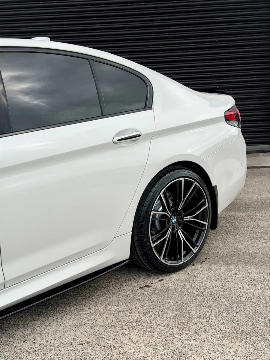 172 BMW 520D SPORT PRO MPERFORMANCE - Image 3