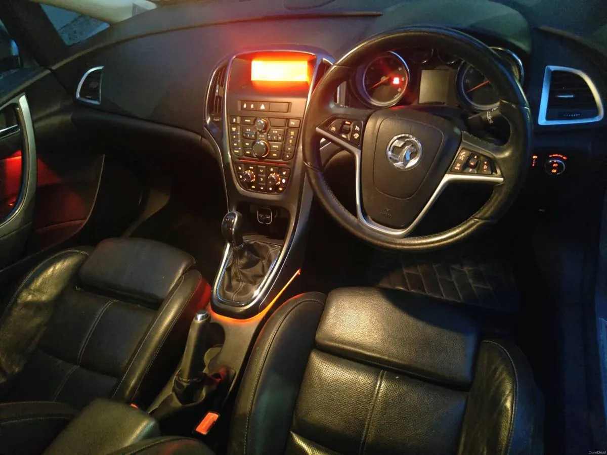 Vauxhall Astra 2.0L CDTI - Image 2