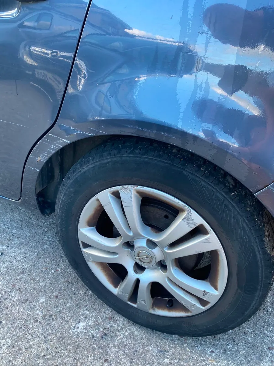 Car - Image 4