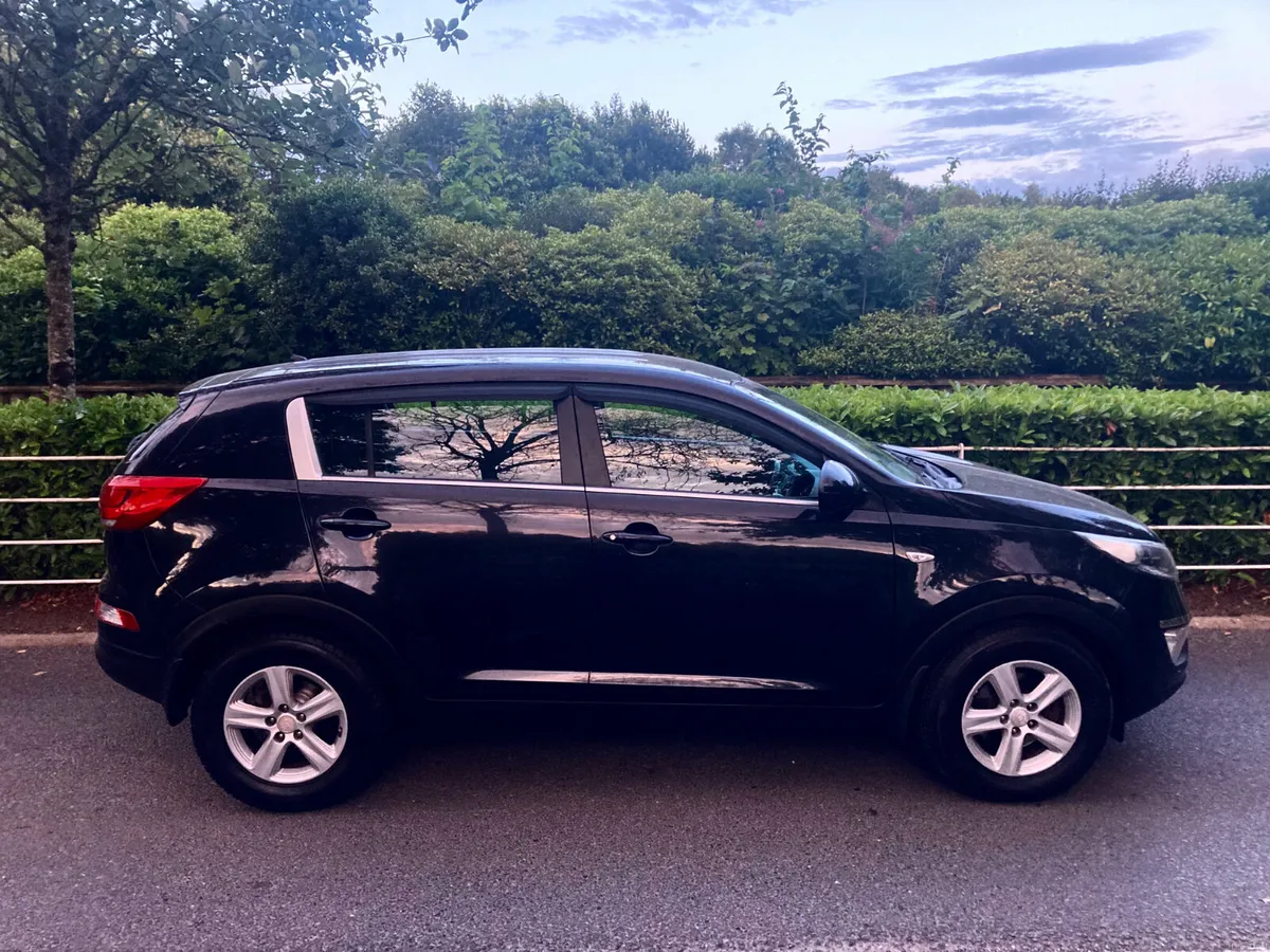 Kia Sportage SUV Deluxe SE Edition - Image 6