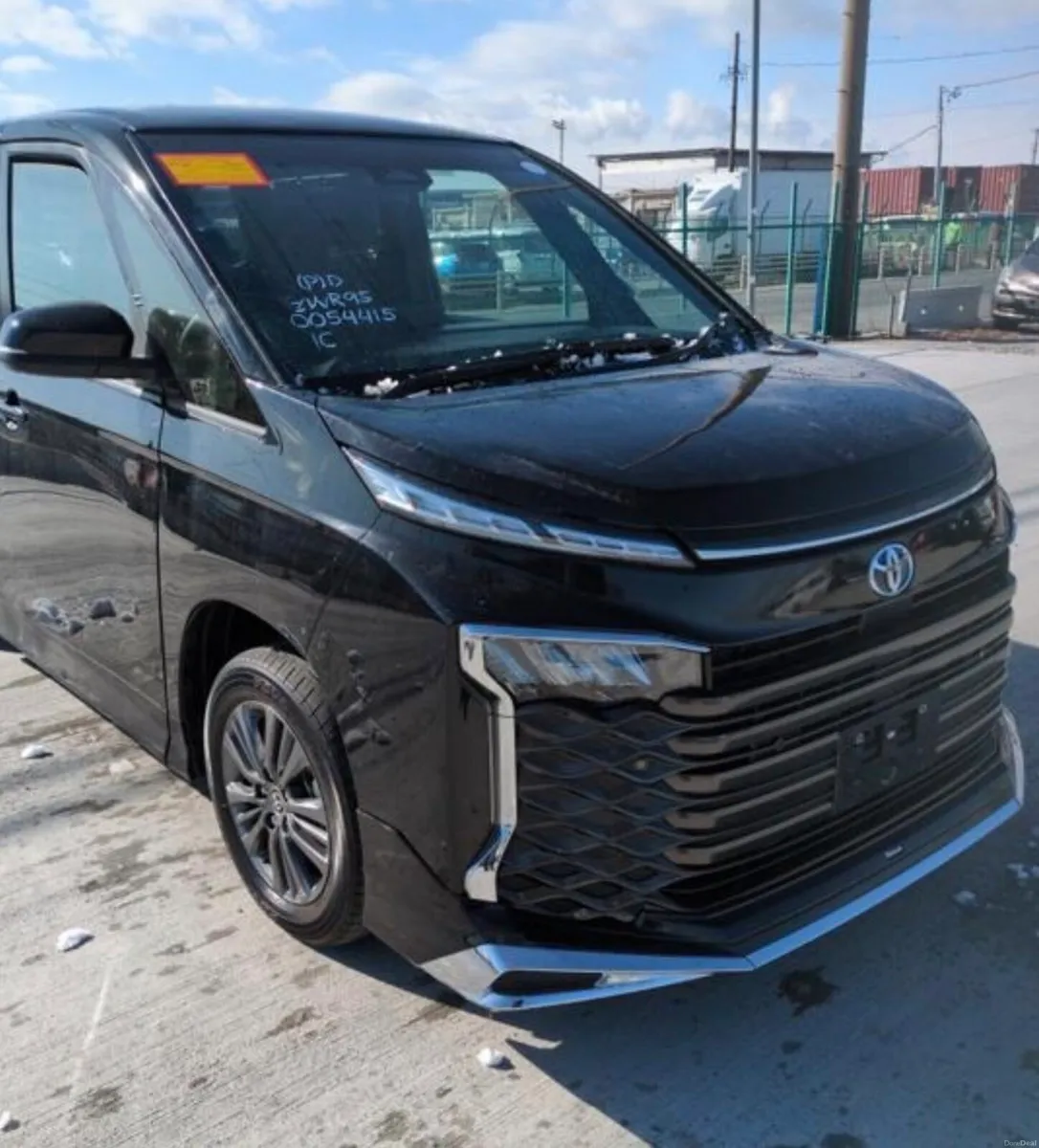 Toyota Voxy - Image 1