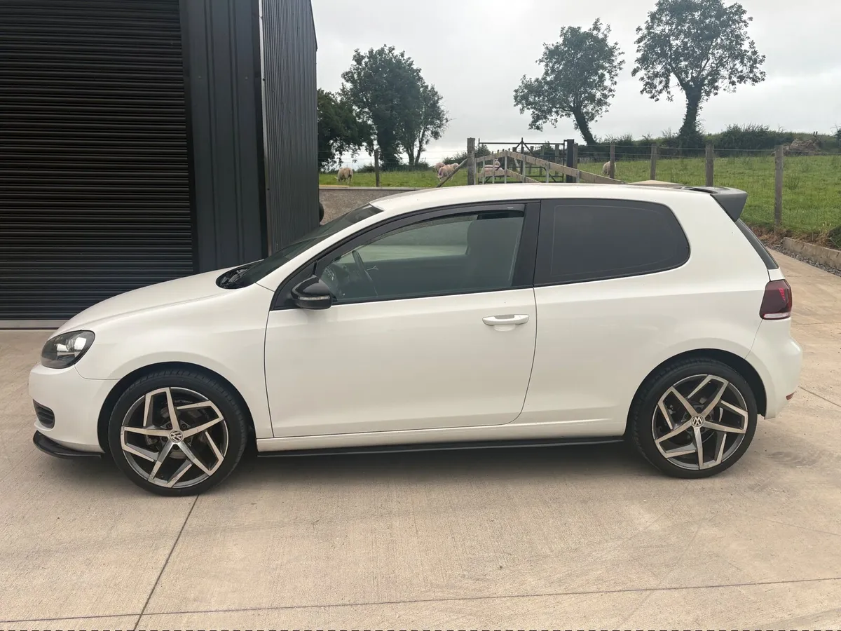 Volkswagen Golf 2010 - Image 4