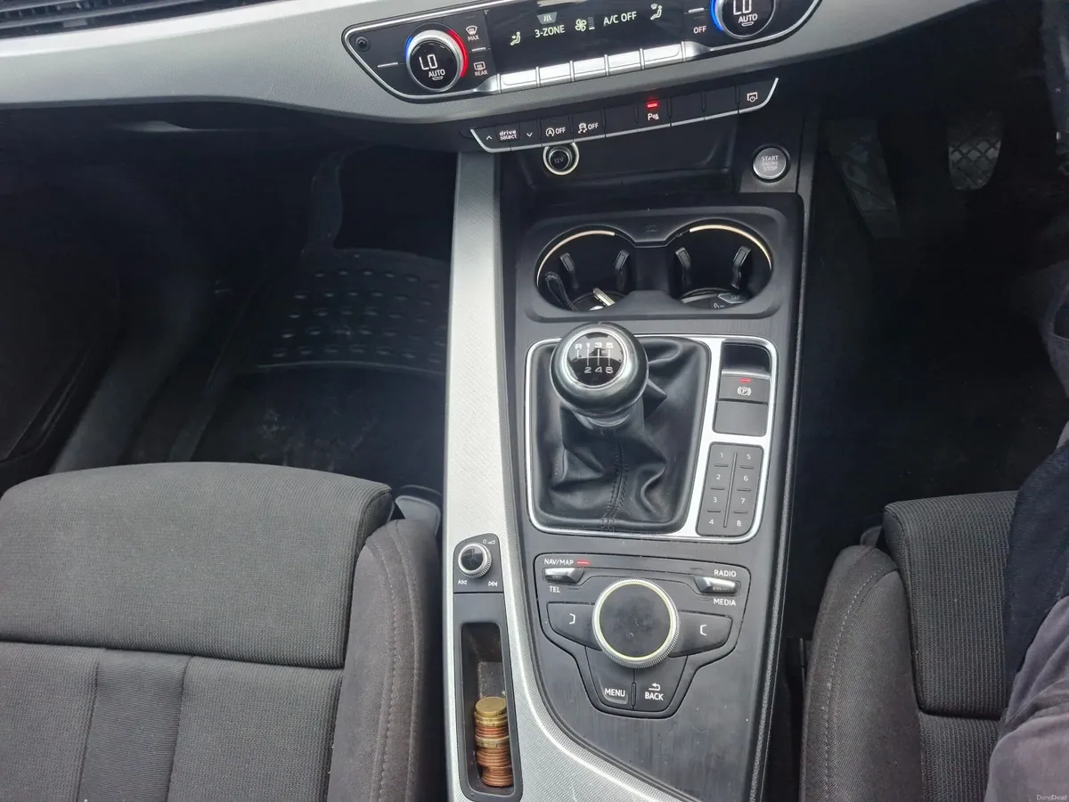 Audi A4 2016 - Image 6