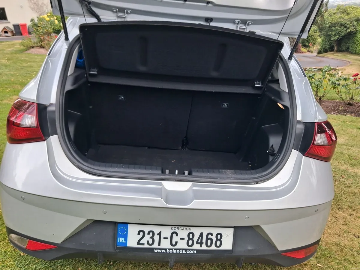 Hyundai i20 Deluxe 2023 - Image 5