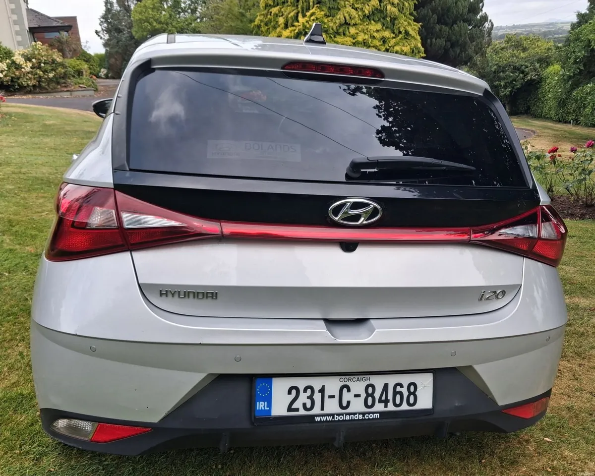 Hyundai i20 Deluxe 2023 - Image 2