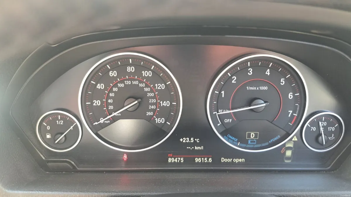 BMW 3-Series 2017 - Image 6