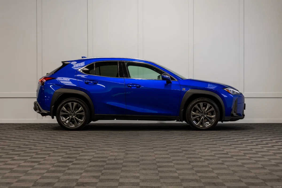 2023 Lexus UX250h F-Sport Design - Image 6