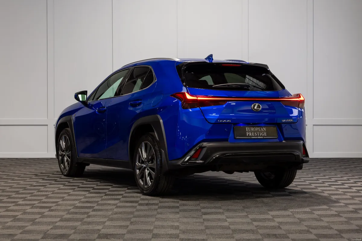 2023 Lexus UX250h F-Sport Design - Image 4