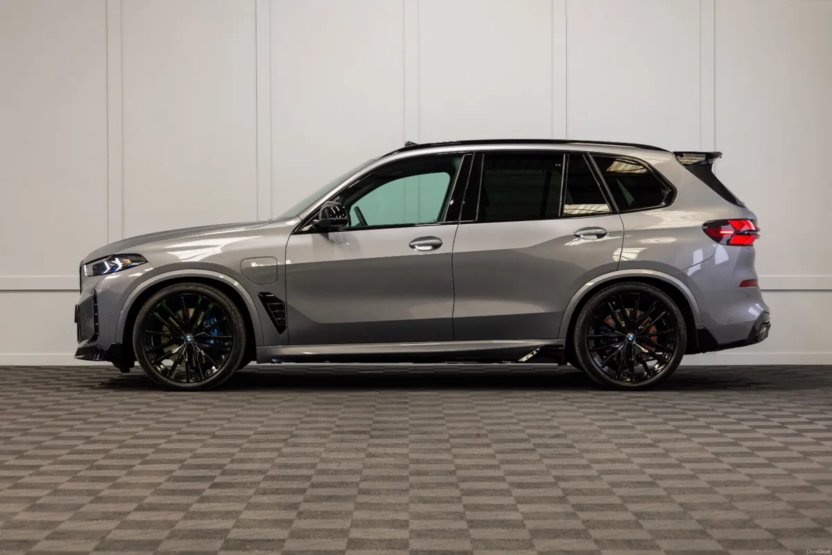 2026 BMW X5 X-Drive 50e M-Sport - Image 3