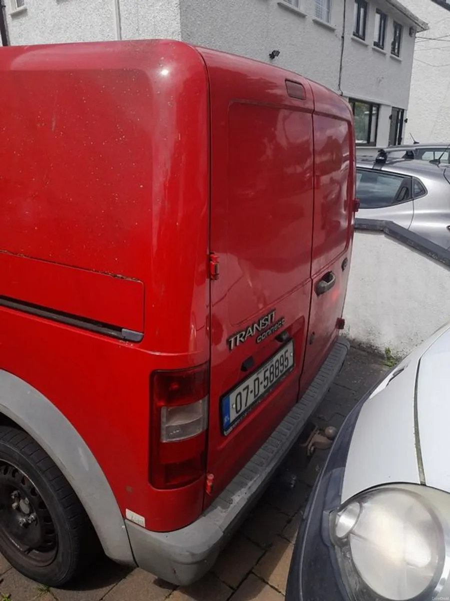 2007 Ford Transit Connect, all parts available doors lights, starter alternator bumpers headlights ect - Image 6