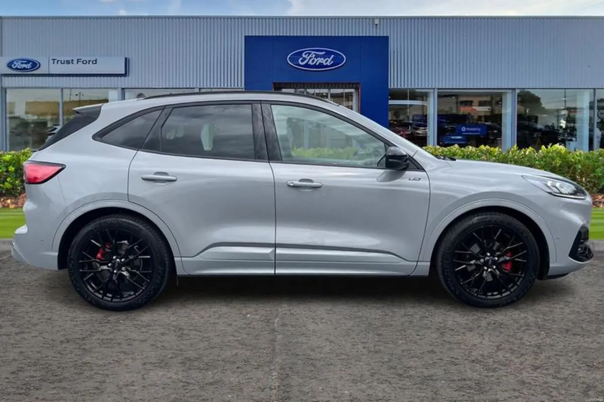 Ford Kuga Graphite Tech Edition - Image 3