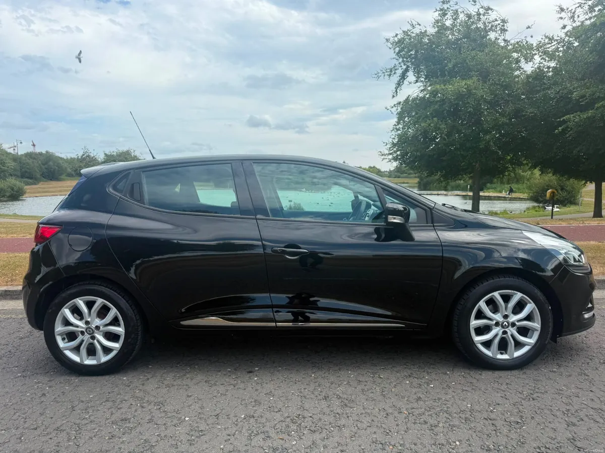 1.2 PETROL LOW MILEAGE HIGH SPEC - Image 4