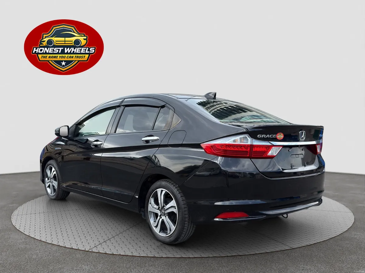 2015 Honda Grace 1.5 Hybrid Automatic - Image 6