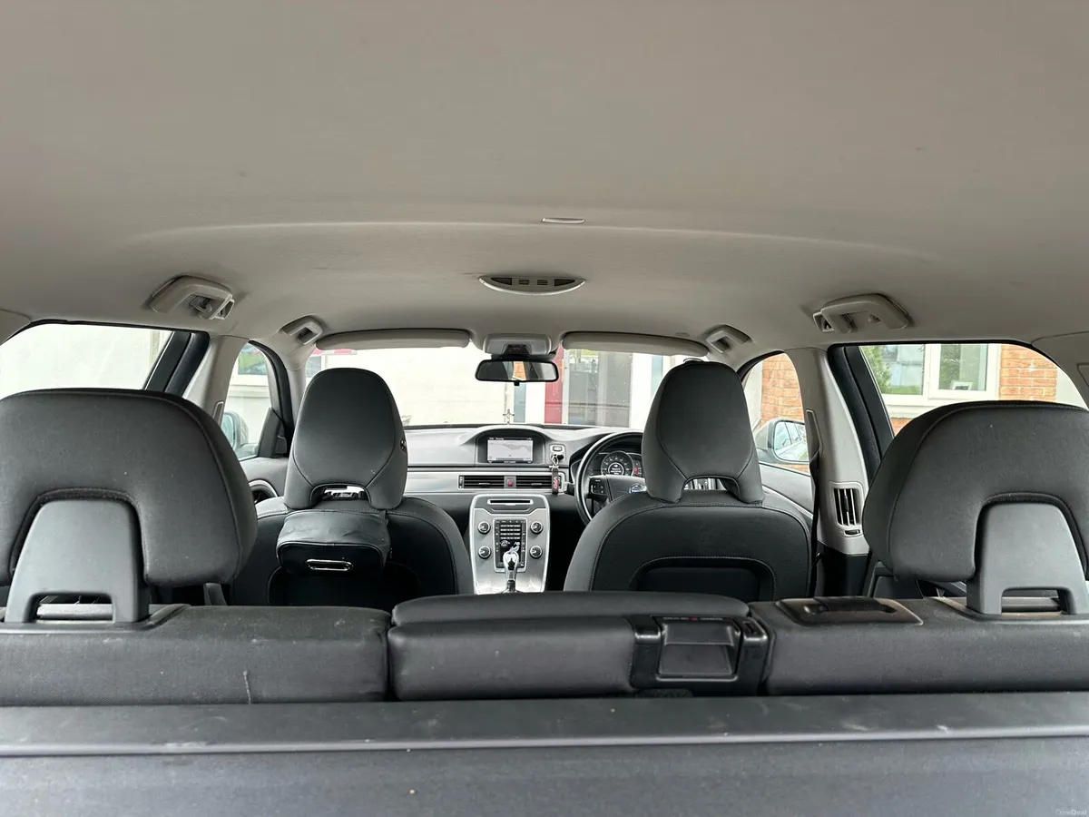 2014 Volvo v70 automatic - Image 5