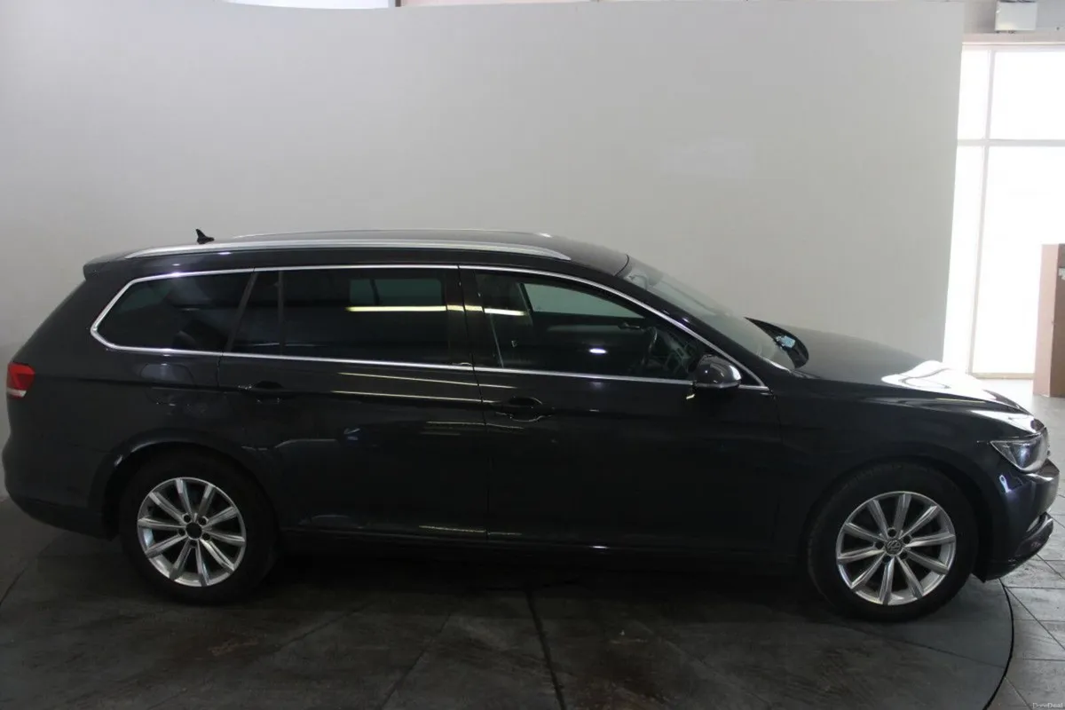 Volkswagen Passat 1.6 TDI 120HP SE Business BMT - - Image 4