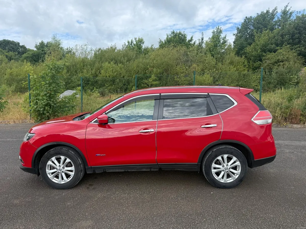 2016 Nissan XTrail Hybrid 4X4 - Image 6
