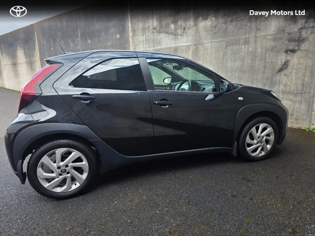 Toyota Aygo X 1.0 - Image 3