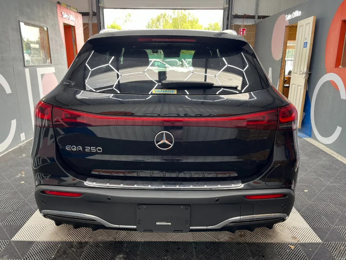 Mercedes-Benz EQA 2023 MERCEDES-BENZ EQA 250 AUTOM - Image 4