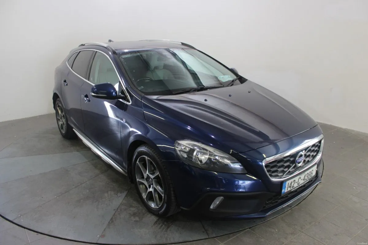 Volvo V40 1.6 D2 (115hp) OCEAN RACE CC AUTO - TEND - Image 1