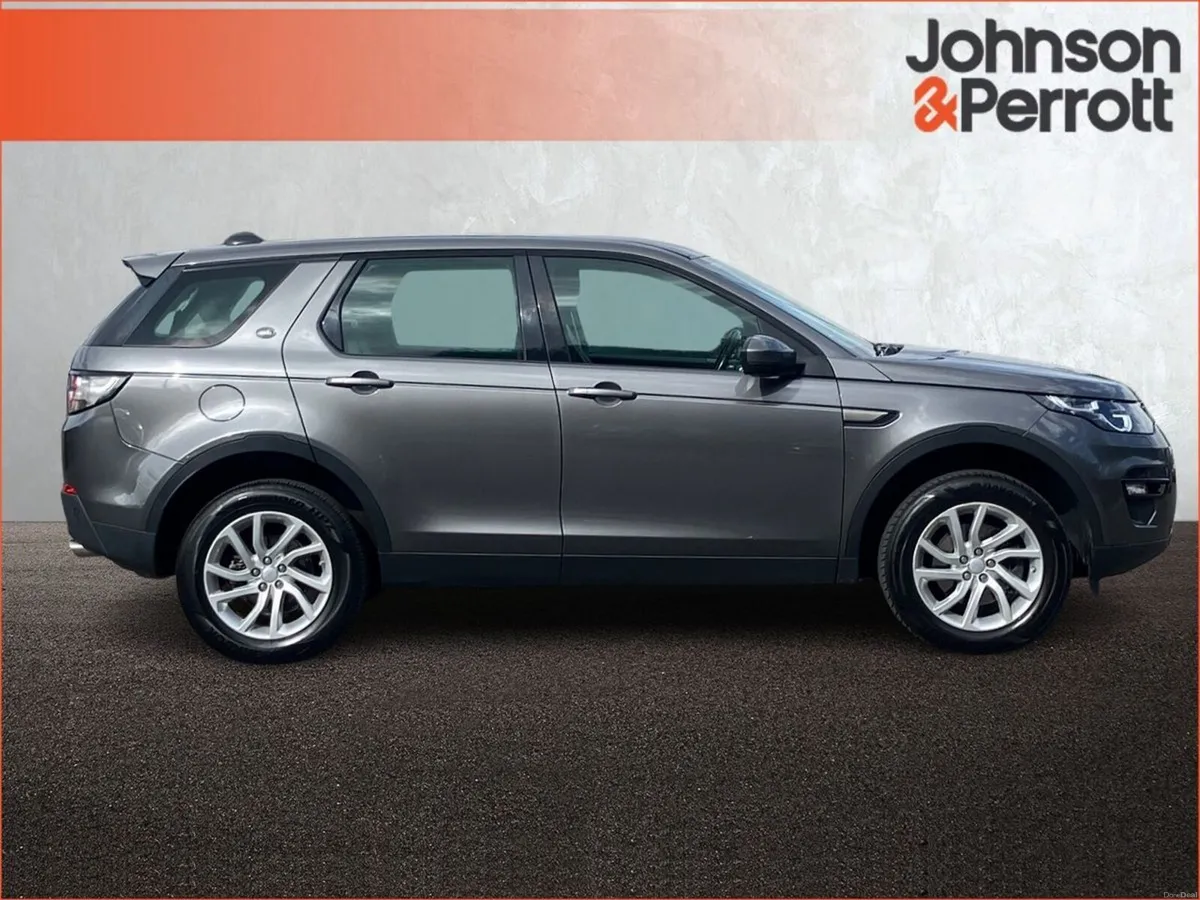 Land Rover Discovery Sport 2.0 TD4 150PS AUTO SE 7 - Image 6