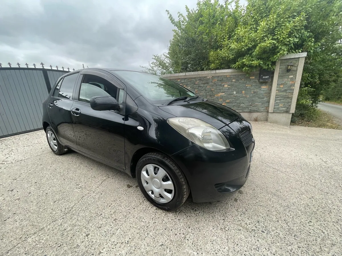 Toyota vitz automatic - Image 1