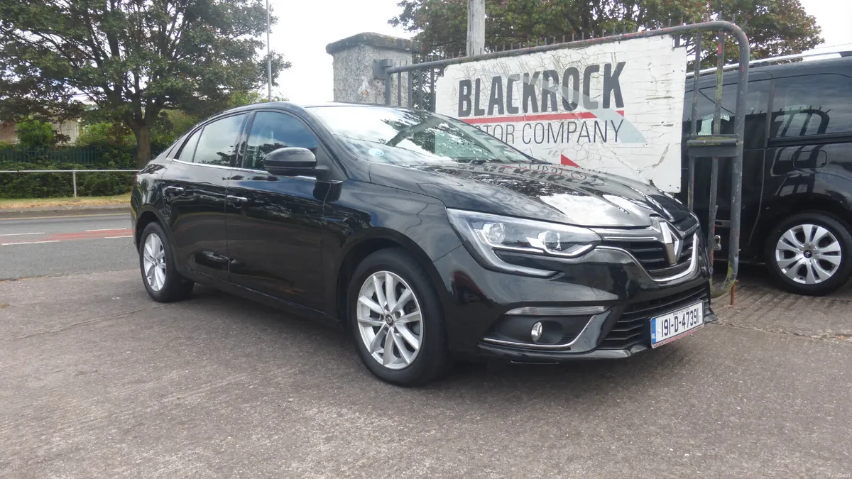 Renault Megane 2019 - Image 1
