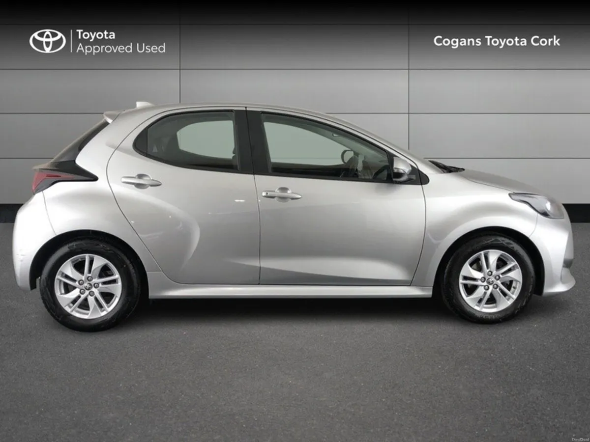 Toyota Yaris 1.0 LUNA 4DR - Image 3