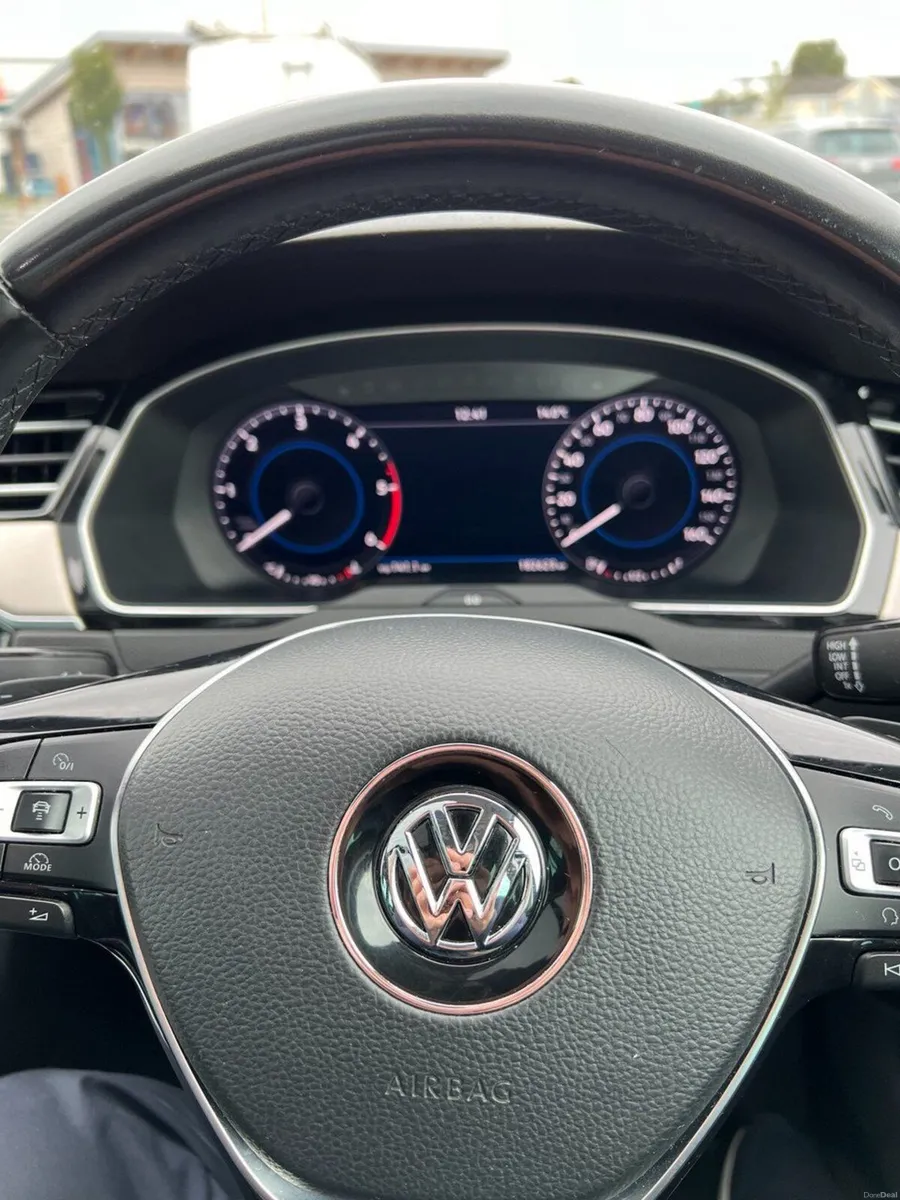 Volkswagen Passat 2018 - Image 6