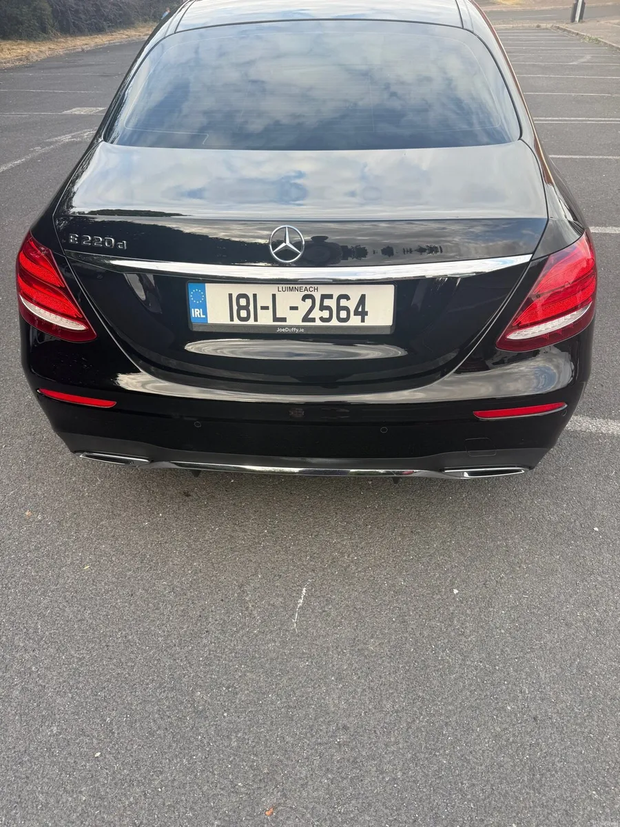 Mercedes-Benz E220d AMG Line 4DR Auto - Image 3