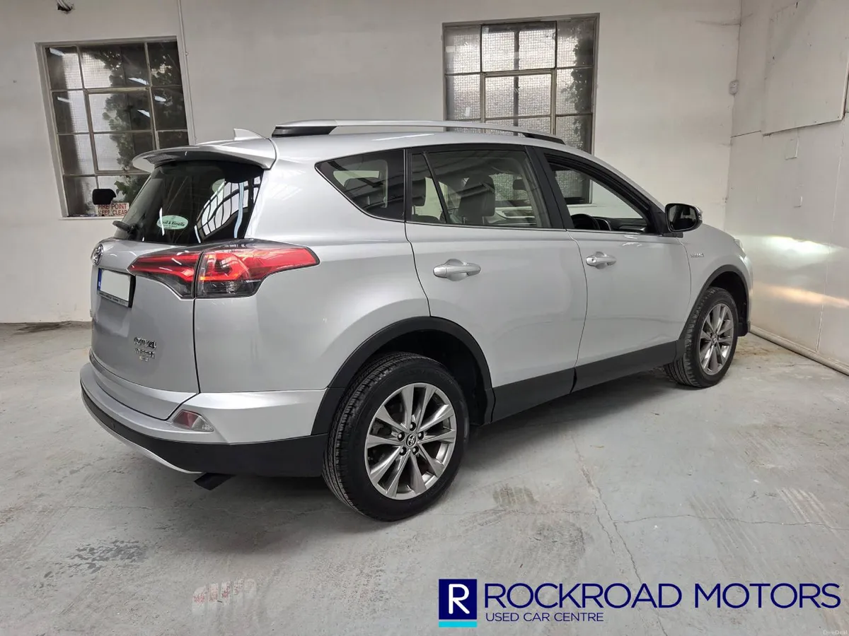 Toyota RAV4 Hybrid Sol,  2016 - Image 5