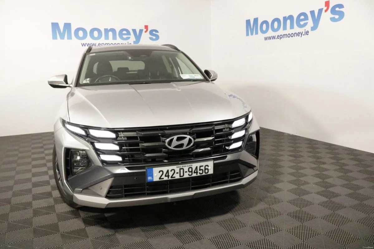 Hyundai Tucson Hybrid Executive 1.6l Petrol Automa - Image 2