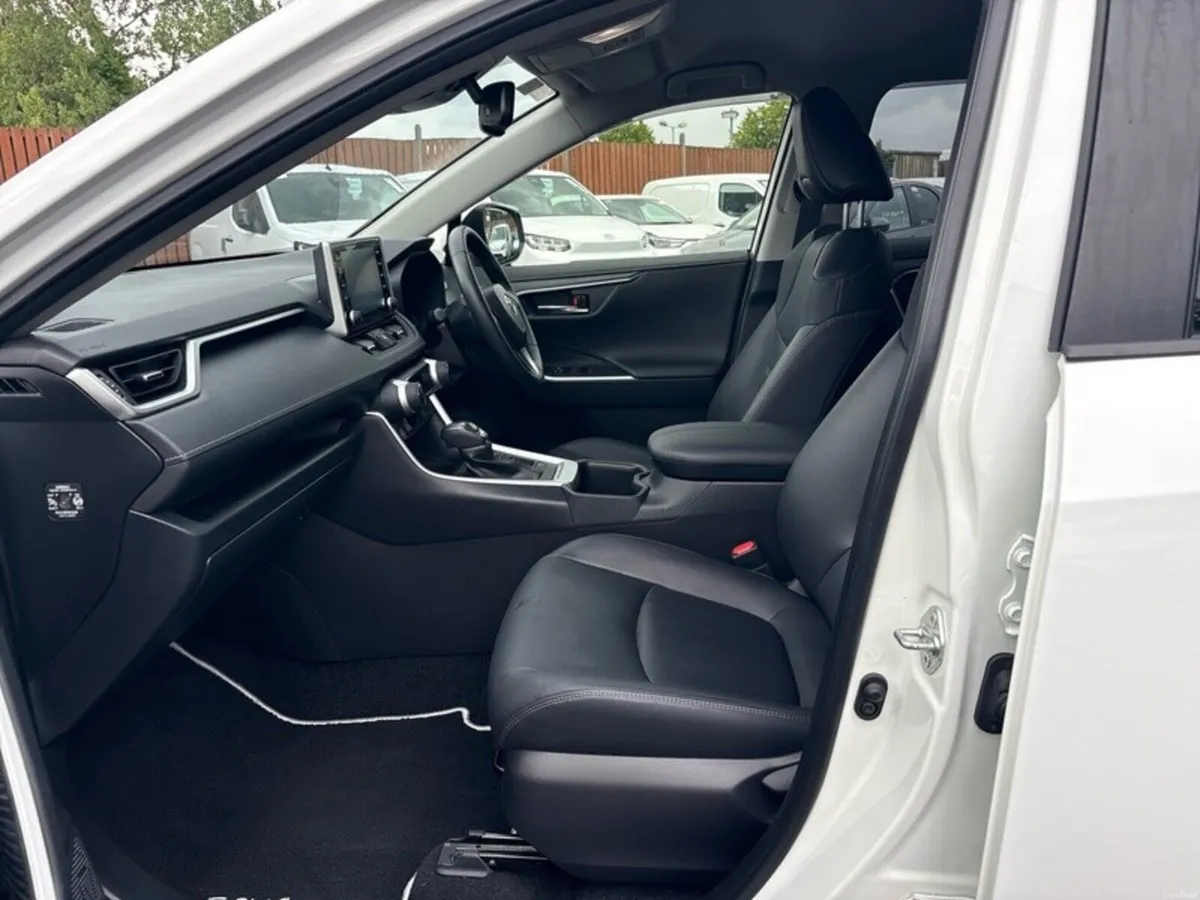 Toyota RAV4 RAV4 HYBRID SOL - Image 6
