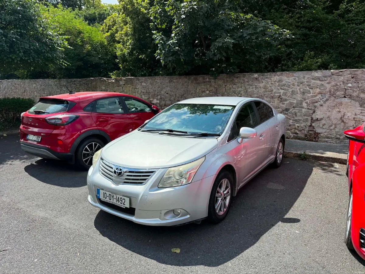 Toyota Avensis 2010 - Image 1