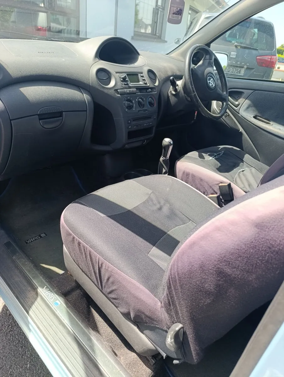 Toyota Yaris 2005 - Image 2