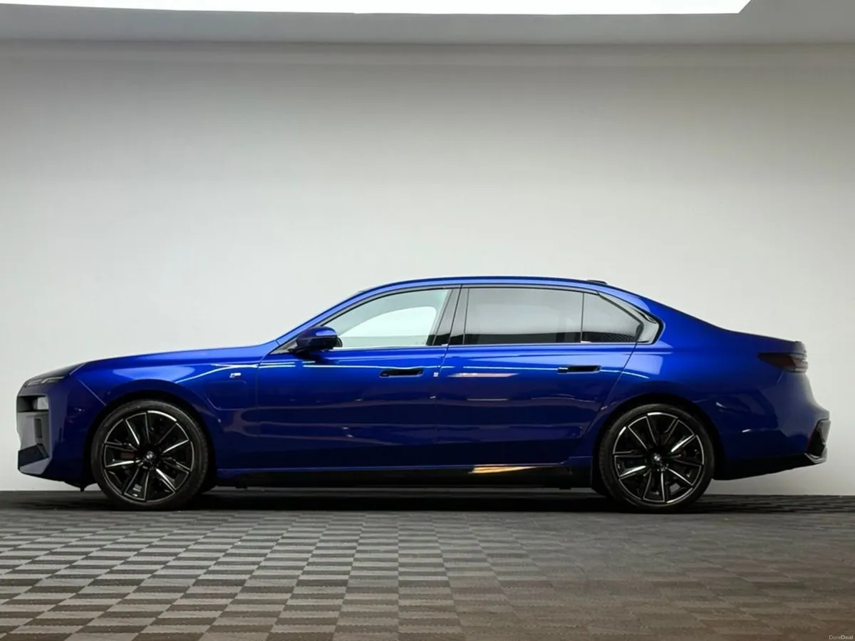 BMW 7-Series 750E M SPORT PRO SAN MARINO - Image 4