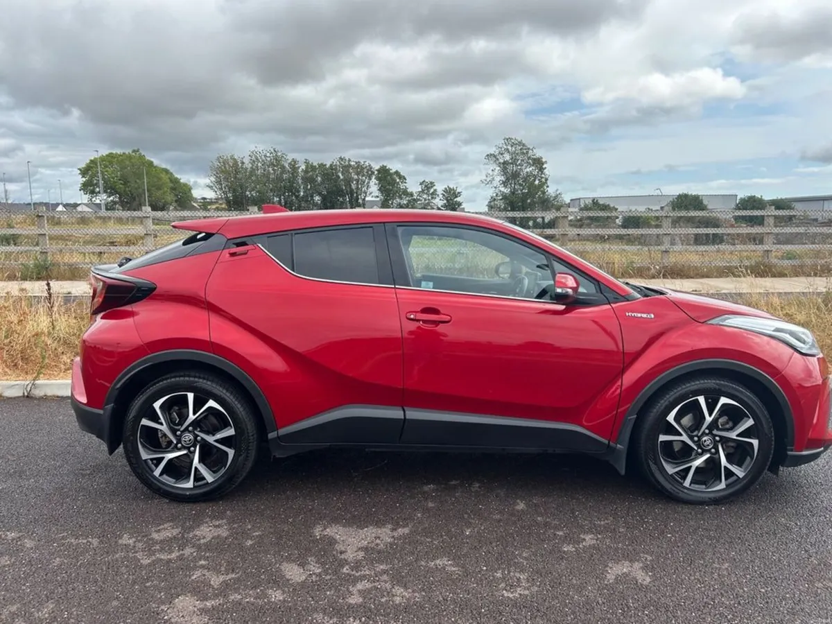 Toyota C-HR 1.8 Hybrid Sport 4DR Auto - Image 2