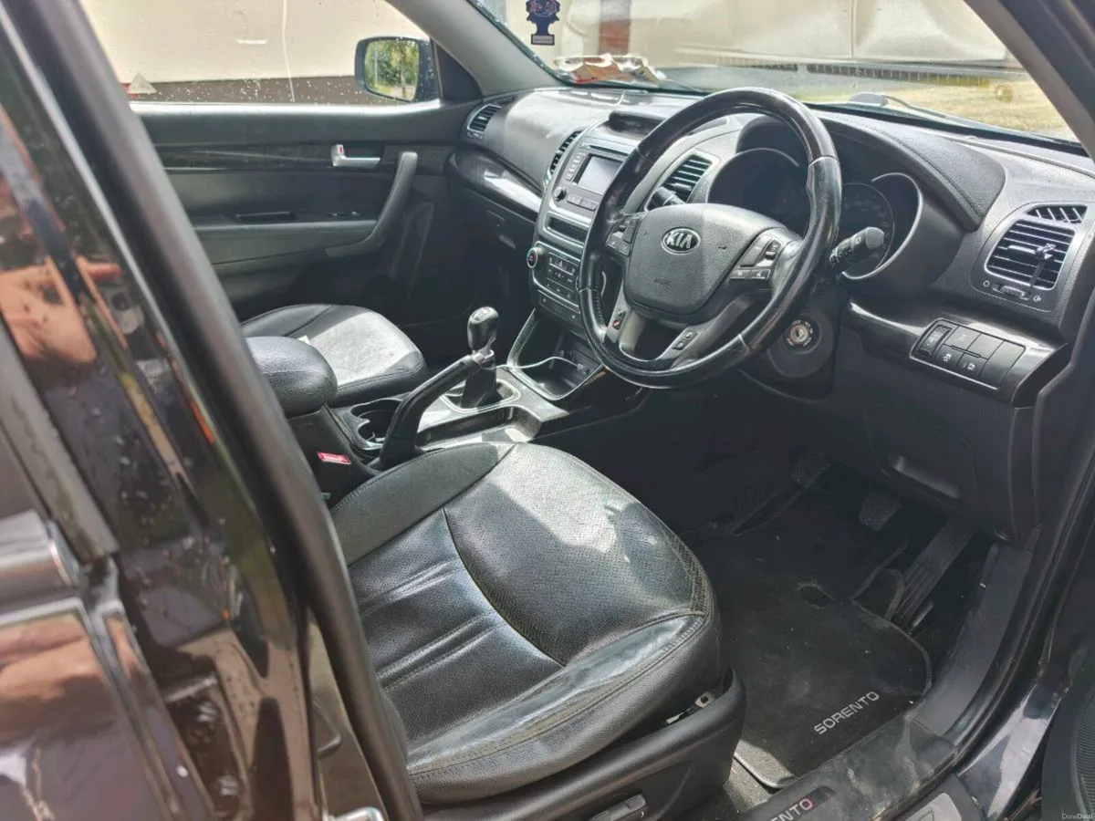Kia Sorento Diesel AWD option 7 Seats - Image 4