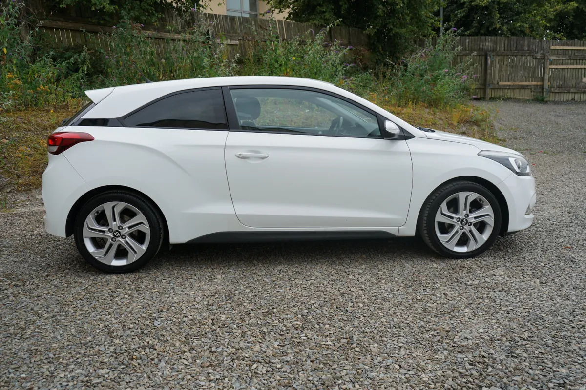2015 Hyundai i20 - Image 3