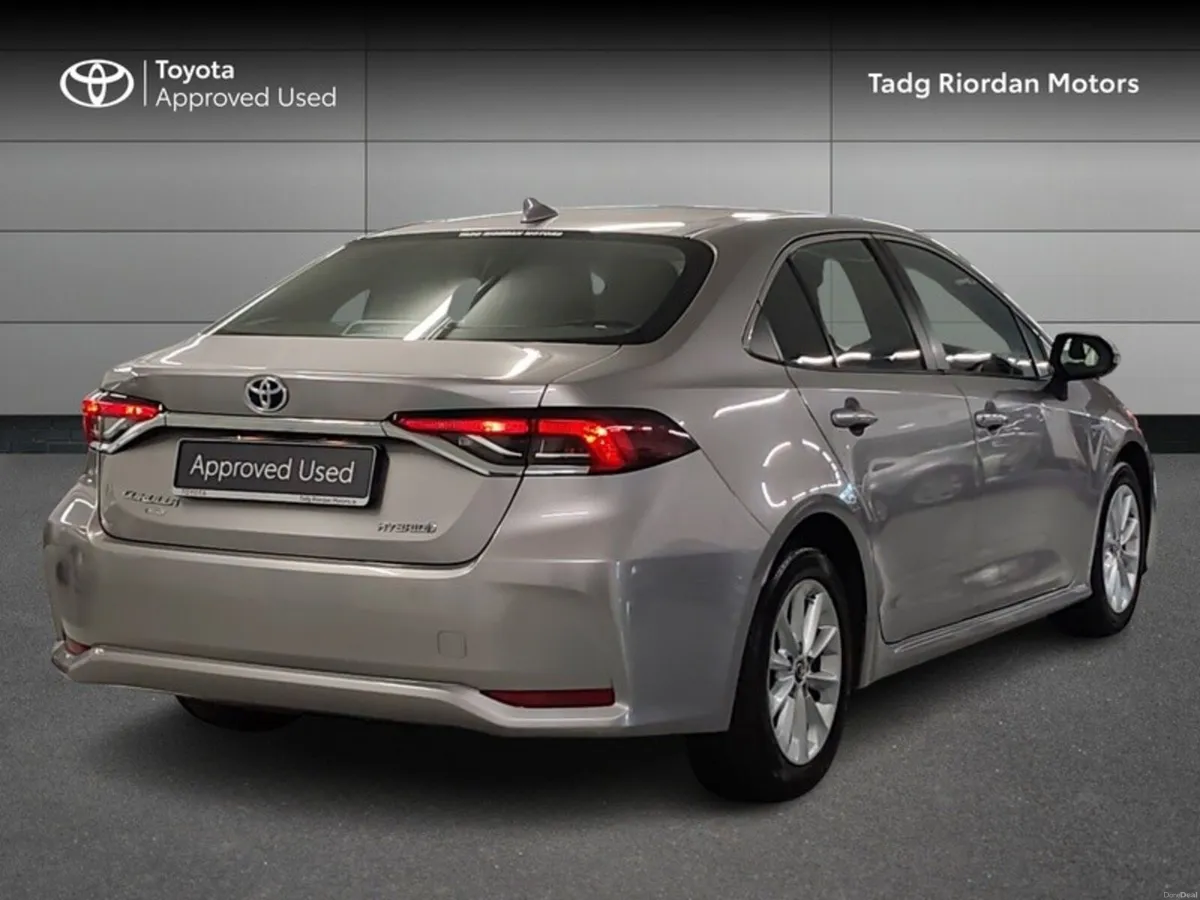 Toyota Corolla HYBRID LUNA SAL - Image 2
