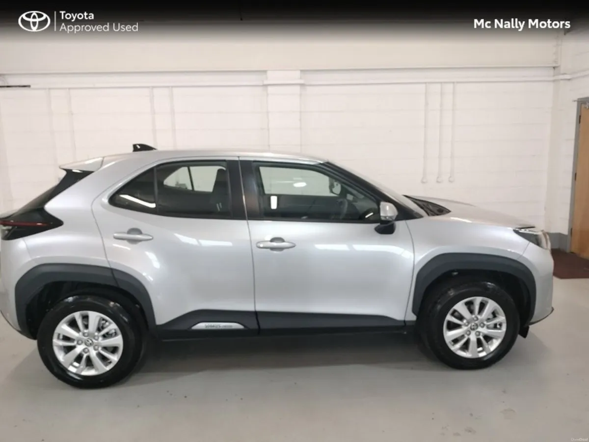 Toyota Yaris Cross LUNA 3 FREE SERVICES - Image 3