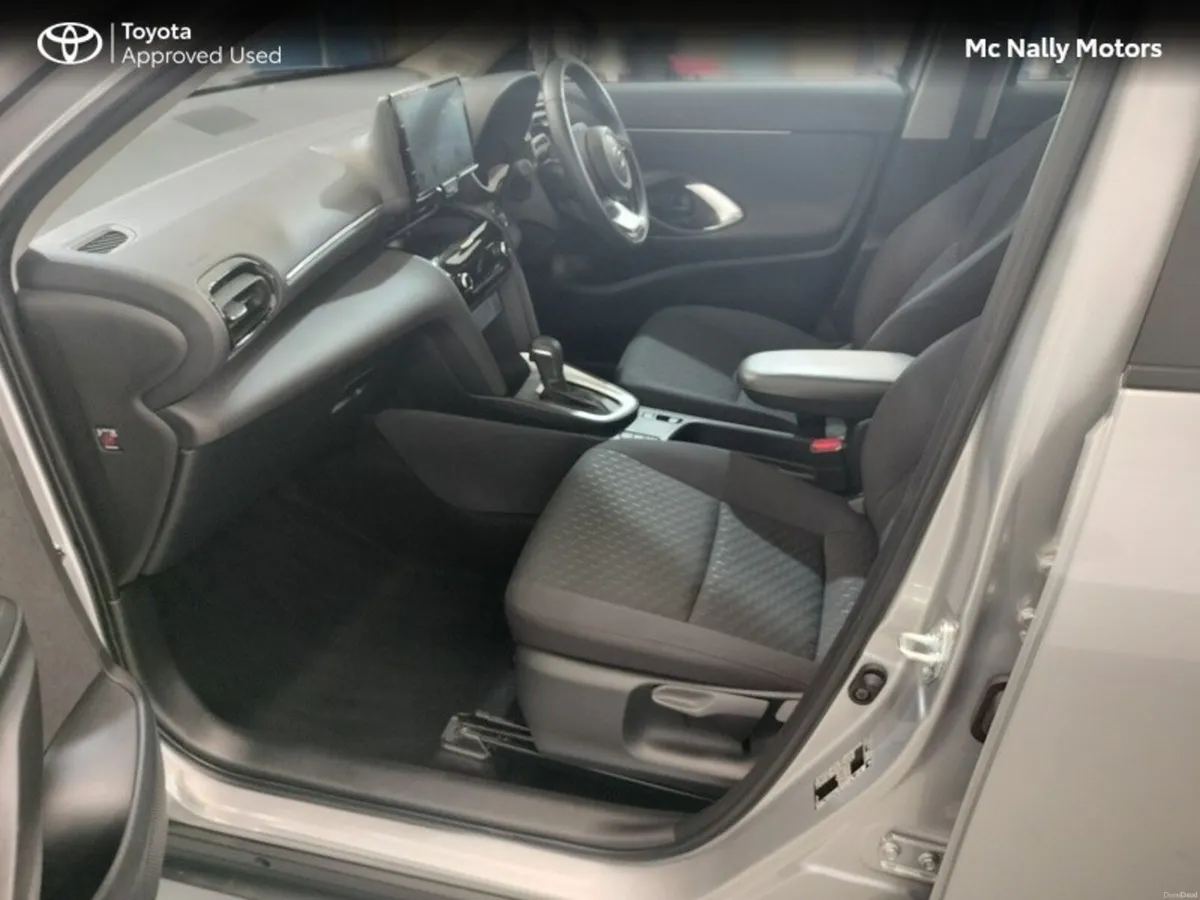 Toyota Yaris Cross LUNA 3 FREE SERVICES - Image 6