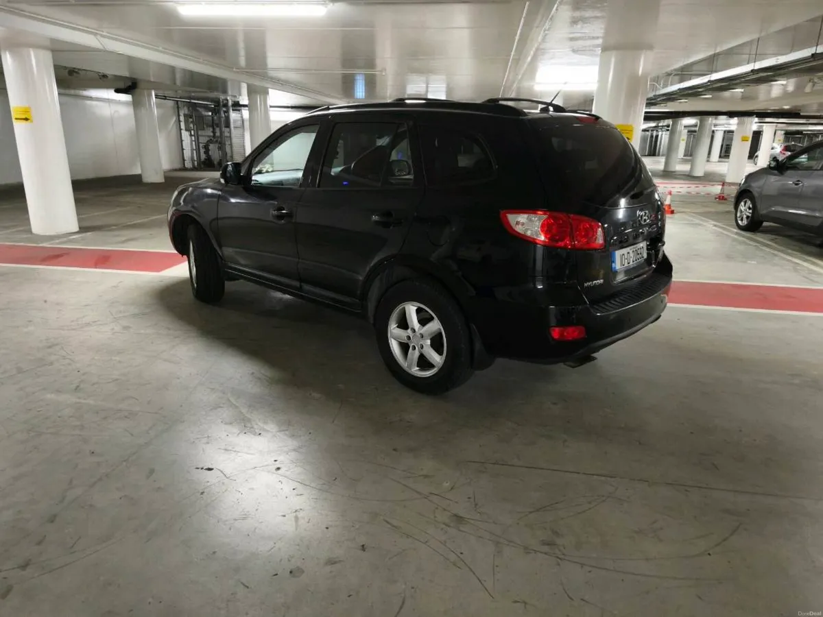 Hyundai Santa fe very low km - Image 3