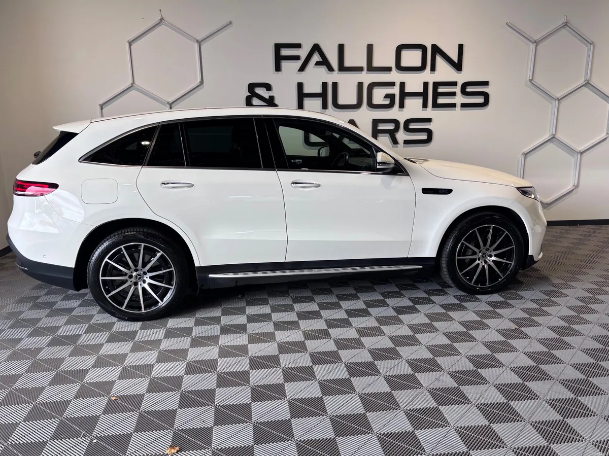 MERCEDES BENZ EQC 400 AMG LINE 4MATIC - Image 4