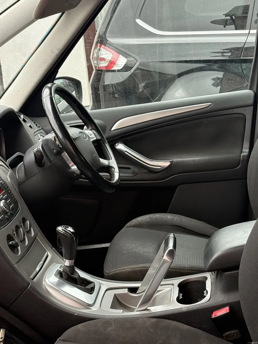 Ford Galaxy 2011 - Image 2