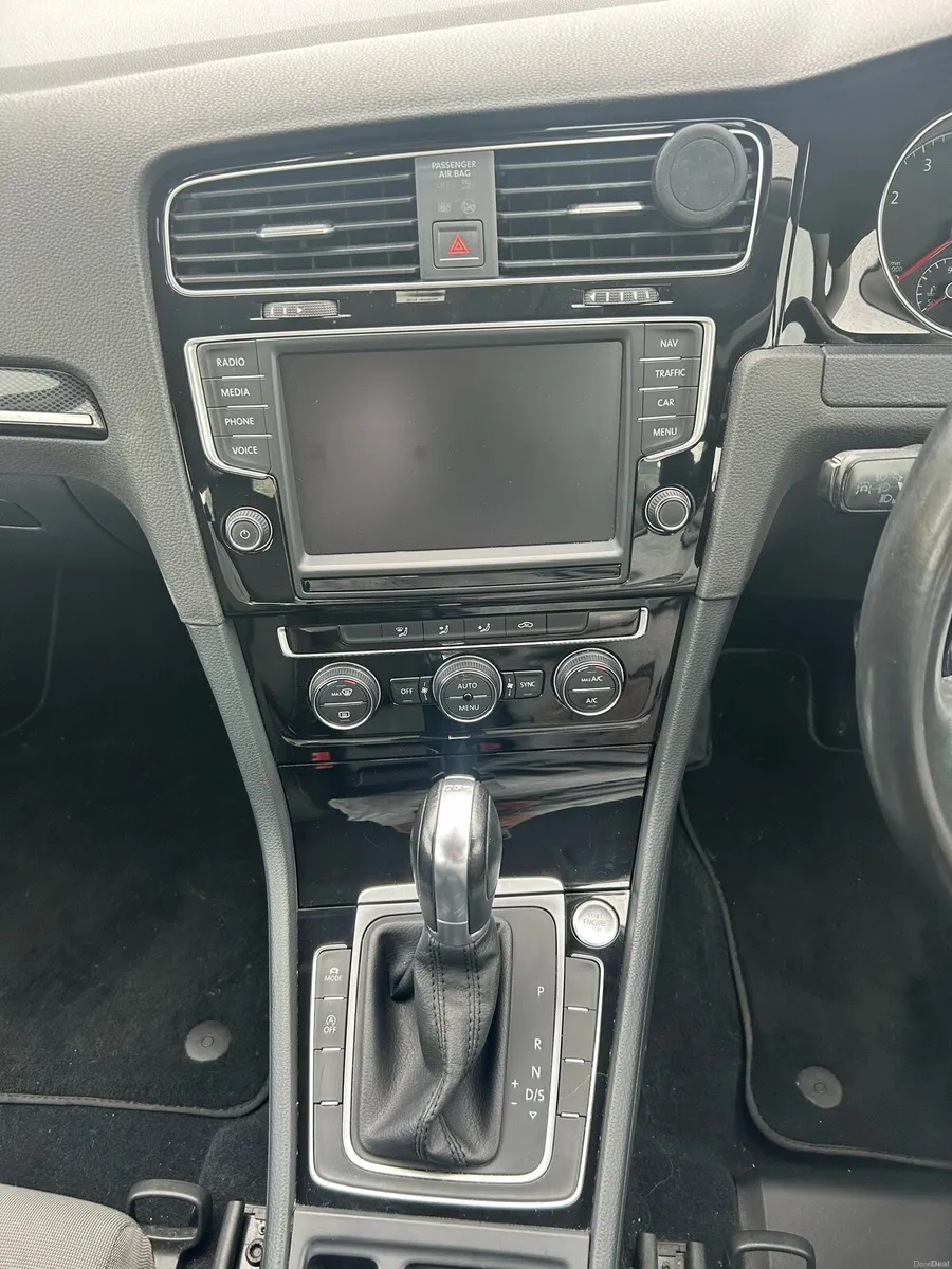 Volkswagen Golf - Image 5