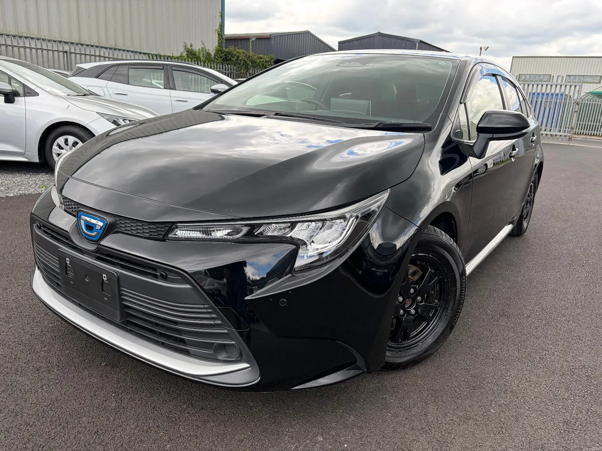 2023 Toyota Corolla Hybird Automatic 1 owner car - Image 4