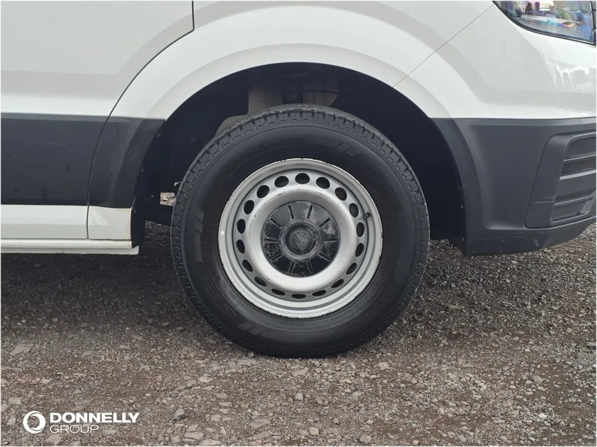 Volkswagen Crafter Cr35 Mwb Diesel Fwd Startline - Image 5