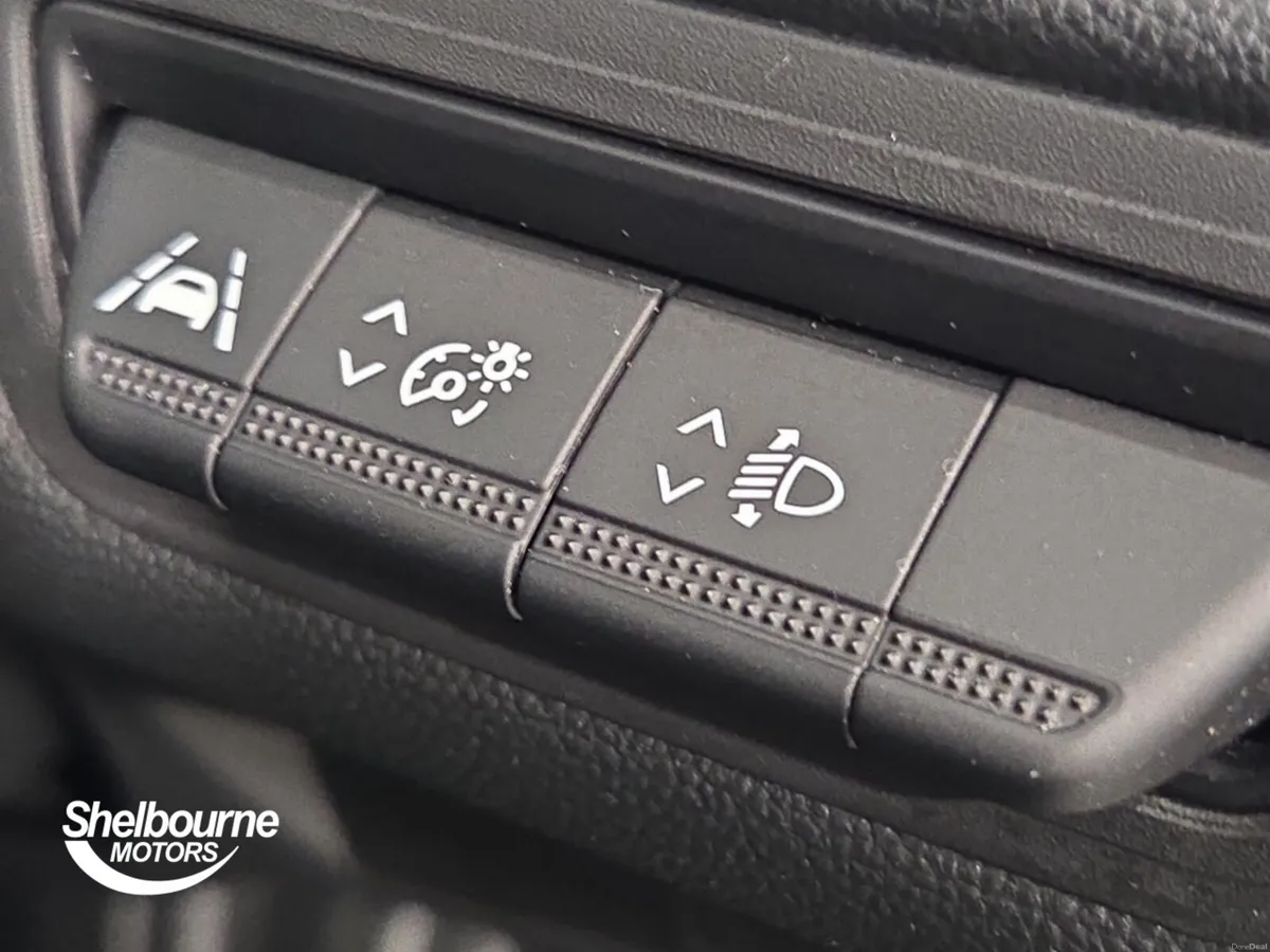 Renault Captur Hatchback Techno - Image 5