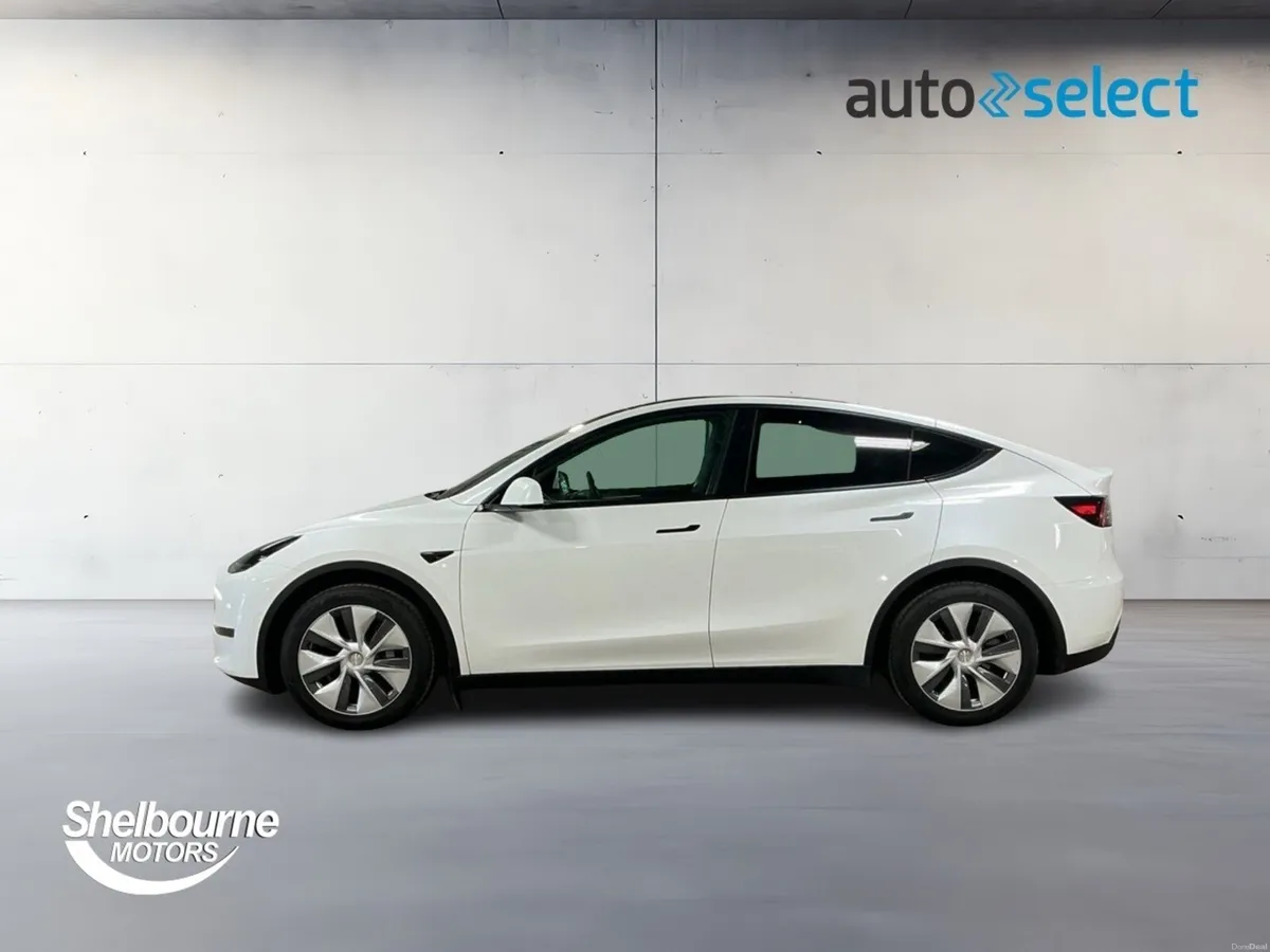 Tesla Model Y LONG RANGE - Image 3